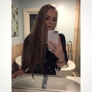 Meet your Posher, Kayla